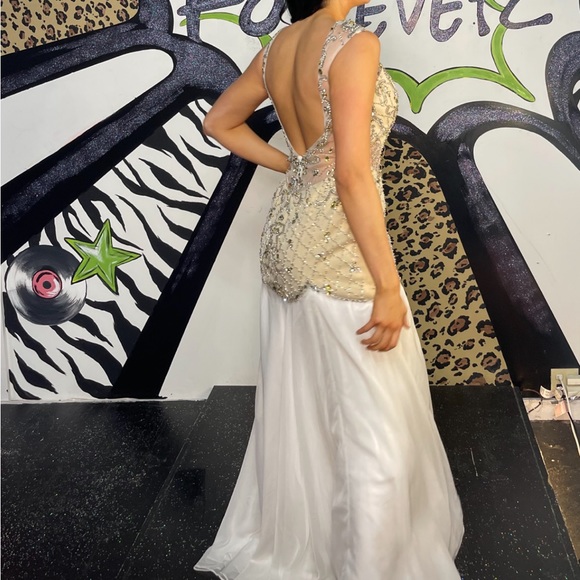 Mac Duggal White Champagne Prom Dress Size 12 - Picture 4 of 5